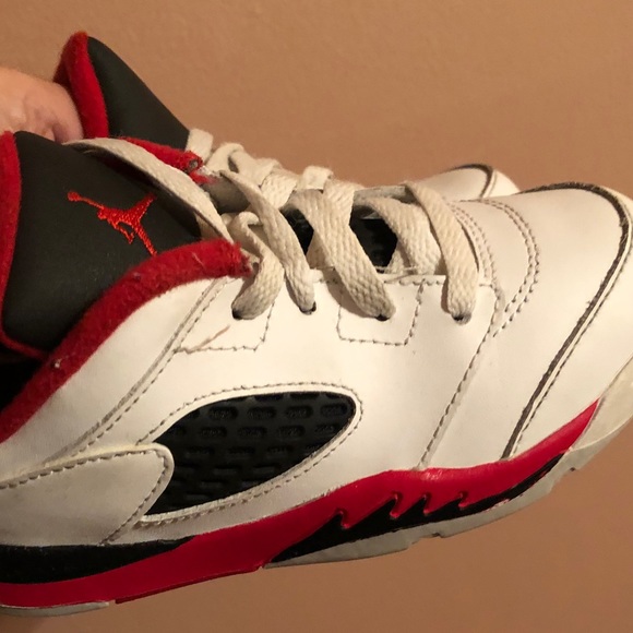 Jordan retro 5 boys size - Picture 2 of 3